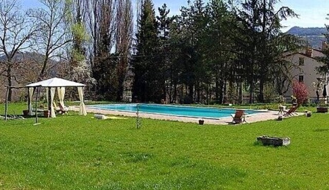 Appartamento Aria C: A welcoming apartment surrounded by meadows and by green hills, with Free WI-FI.