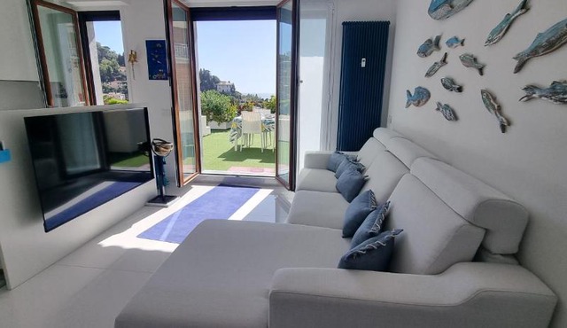 Appartamento Rapallo Sky Garden Maria Jose Liguria - Attico vista mare - Terraces - 2 bagni- 2 Camera da Letto - Box, Wi-fi, Idromassaggio Free inteiro Attico per Voi, con Ascensore