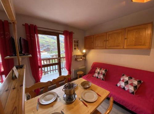 Appartement 4 pers., village, proche pistes, piscine l'été, commerces à pied - FR-1-342-141