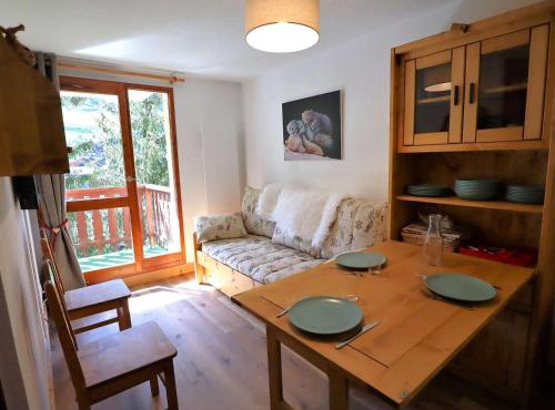 Appartement rénové en 2022 pour 3 personnes - Centre village - Piscine l'été - Classé 2 étoiles - FR-1-342-140