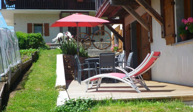 Appt for 10 pers. (4 bedrooms), 100 m. ski slopes of Espace Diamant