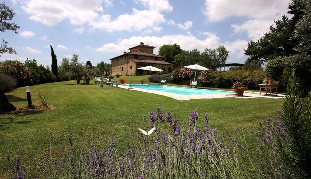 Archipettoli - a historical manor house with stunning panoramic views