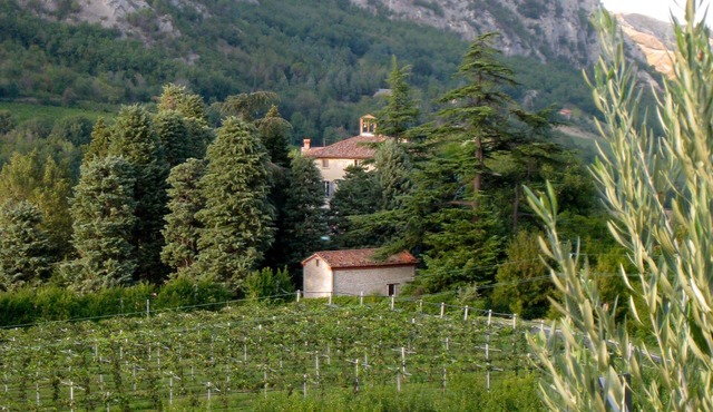 Arco room - Independent studio in a 16th century stone farmhouse