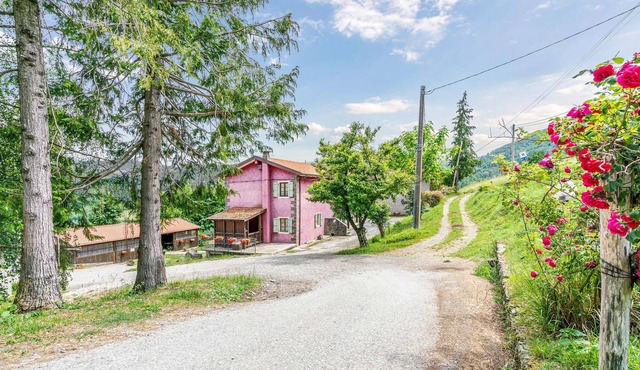 Are you looking for a family-friendly vacation apartment in beautiful surroundings? Then this might