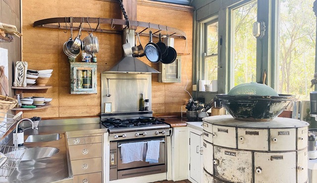 Artist’s country house on 40 acres