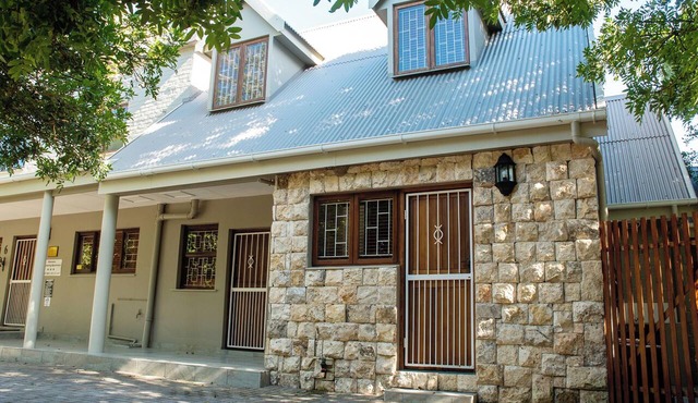 Avemore Sedgefield Island apartment situated one street from the beautiful lake