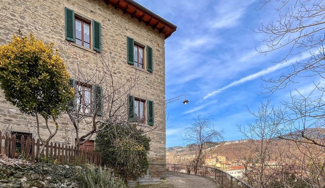 Awesome apartment in Papiano with WiFi