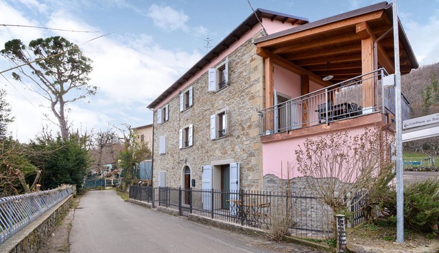 Awesome home in Burzanella with kitchen