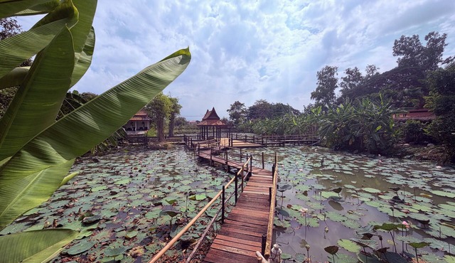 Ayutthaya Garden River Home