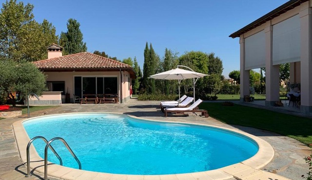B&B RED WINE COUNTRY HOUSE
