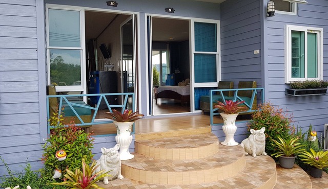 Baanmorkburi Resort