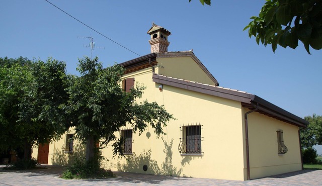 Bagnacavallo: Villa with large garden in the heart of the Golden Triangle of the Cities of Art
