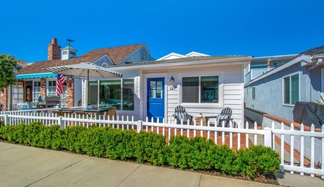 Balboa Island Getaway | Steps2Sand | Firepit | BBQ