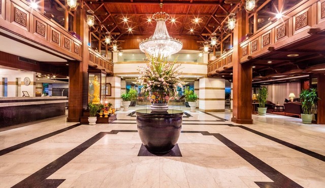 Bangkok Palace Hotel
