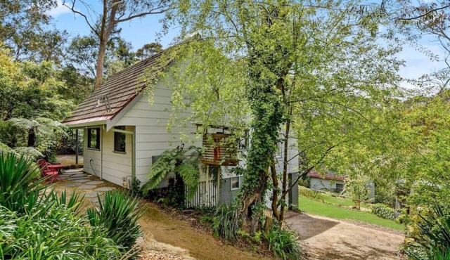 Banksia Cottage, pretty cottage with garden, pet freiendly