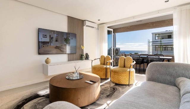 Bantry Bay Alanda - Modern Apt with Sea Views