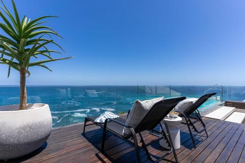 Bantry Bay, Super Luxurious, 2 Pools, Ocean Views - Villa Bahia