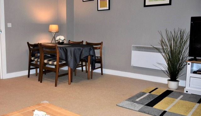 Bard's Nest, central, FREE allocated parking, 3 mins walk to Birthplace.
