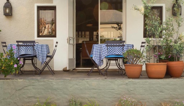 Be My Guest Bed; Book & Breakfast