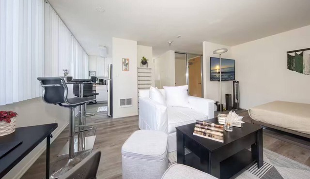 Beach-Close Santa Monica - Prime Location