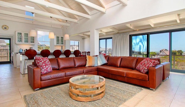 Beach Paradise Holiday Home