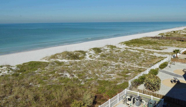 Beachfront condo with pool hot tub and Gulf views from the balcony