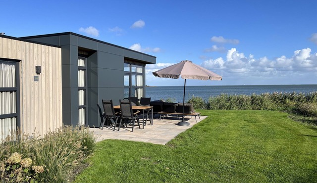 Beachfront Chalet with Exceptional Sea Views and Modern Comforts in Enkhuizen