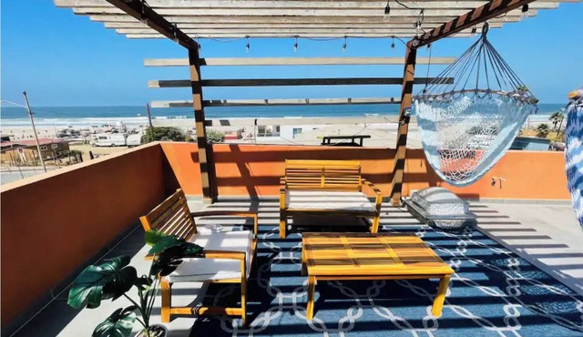 Beachfront House W/Rooftop Deck & Free Parking!