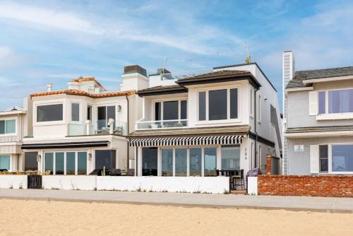 Beachfront Living at it's Best- 204 EOF AB home
