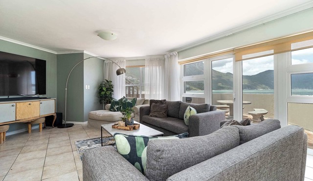 Beachfront Villa Sea Breeze Hout Bay Cape Town