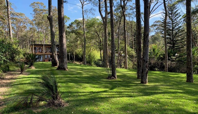 Beachgum: a cozy cabin on a wooded acre of beachfront with its own tennis court.
