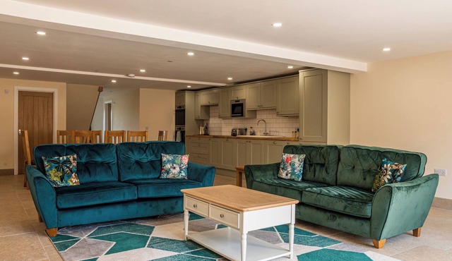 BEARS COURT BARN 6, pet friendly in Bourton-On-The-Water