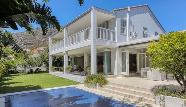 Beautiful 4 bedroom home in security estate
