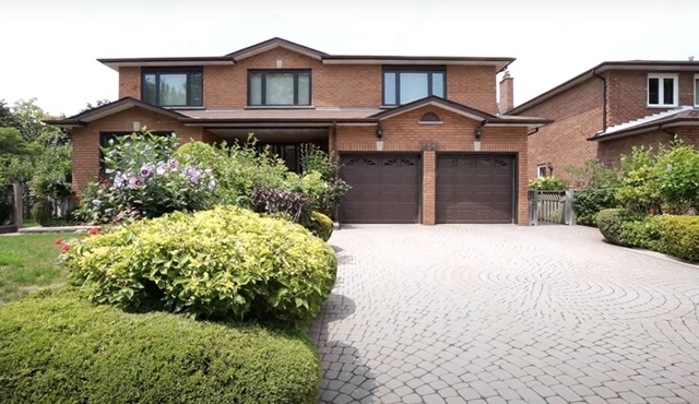 Beautiful 4 BR Home by Sherway Gardens, Lakeshore