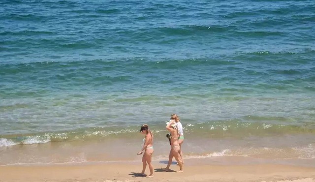 Beautiful apartment in Angra facing the 🌊, on the sand with 2 bedrooms, new condominium