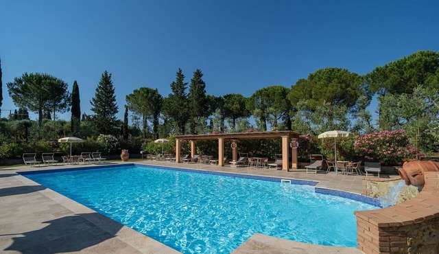 Beautiful apartment for 4 guests with A/C, pool, WIFI, TV, pets allowed and panoramic view