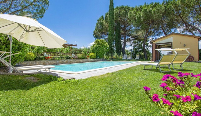 Beautiful apartment for 4 guests with WIFI, pool, TV, terrace and pets allowed