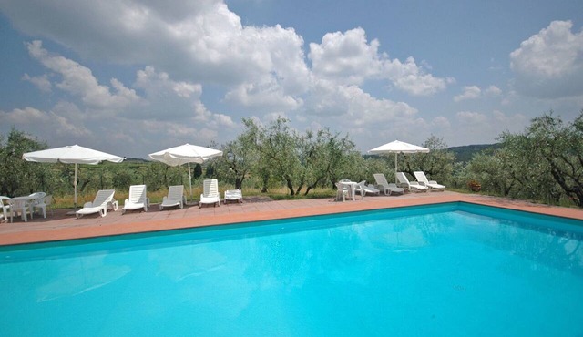 Beautiful apartment for 4 guests with pool, WIFI and TV, close to Florence