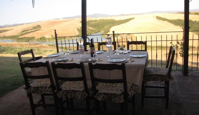Beautiful apartment in villa for 4 people with WIFI, pool