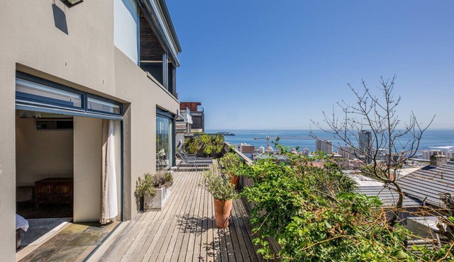 Beautiful Apartment w Deck and Stunning Views Rhine Stone