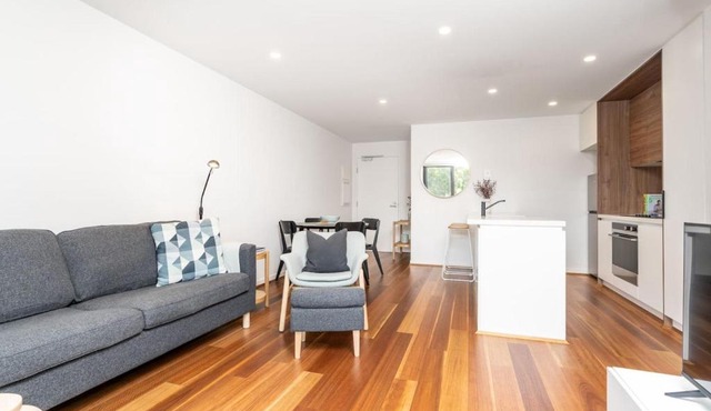 Beautiful Art Apartment near Tram and Shops! - Hosted by CanStay