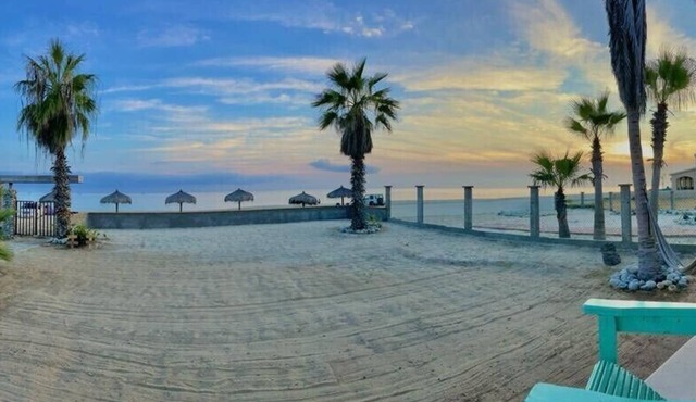 Beautiful beach house right infront of the sea of Cortez