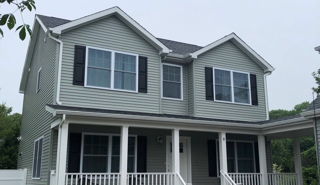Beautiful, Brand NEW 5 Bedroom, 3 Bathroom home in Narragansett Pier!