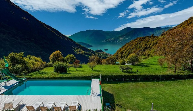 Beautiful chalet with Swimming Pool in Lombardy