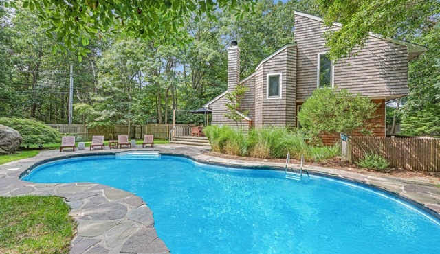 Beautiful East Hampton Retreat