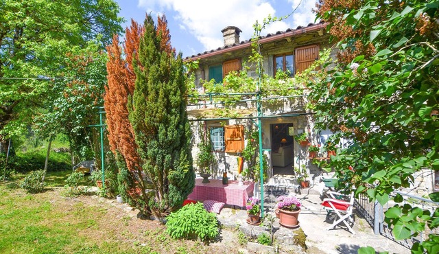 Beautiful home in Badia Tedalda