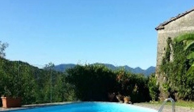 BEAUTIFUL HOUSE WITH POOL