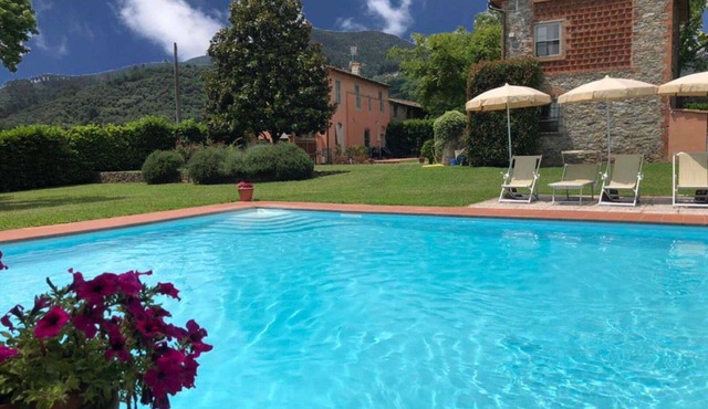 Beautiful private villa for 6 guests with private pool, A/C, WIFI, TV, terrace and pets allowed