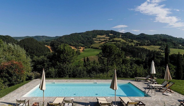 Beautiful private villa for 6 people with private pool, WIFI, TV, patio and panoramic view