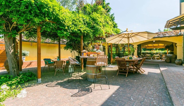 Beautiful private villa for 8 people with A/C, WIFI and TV